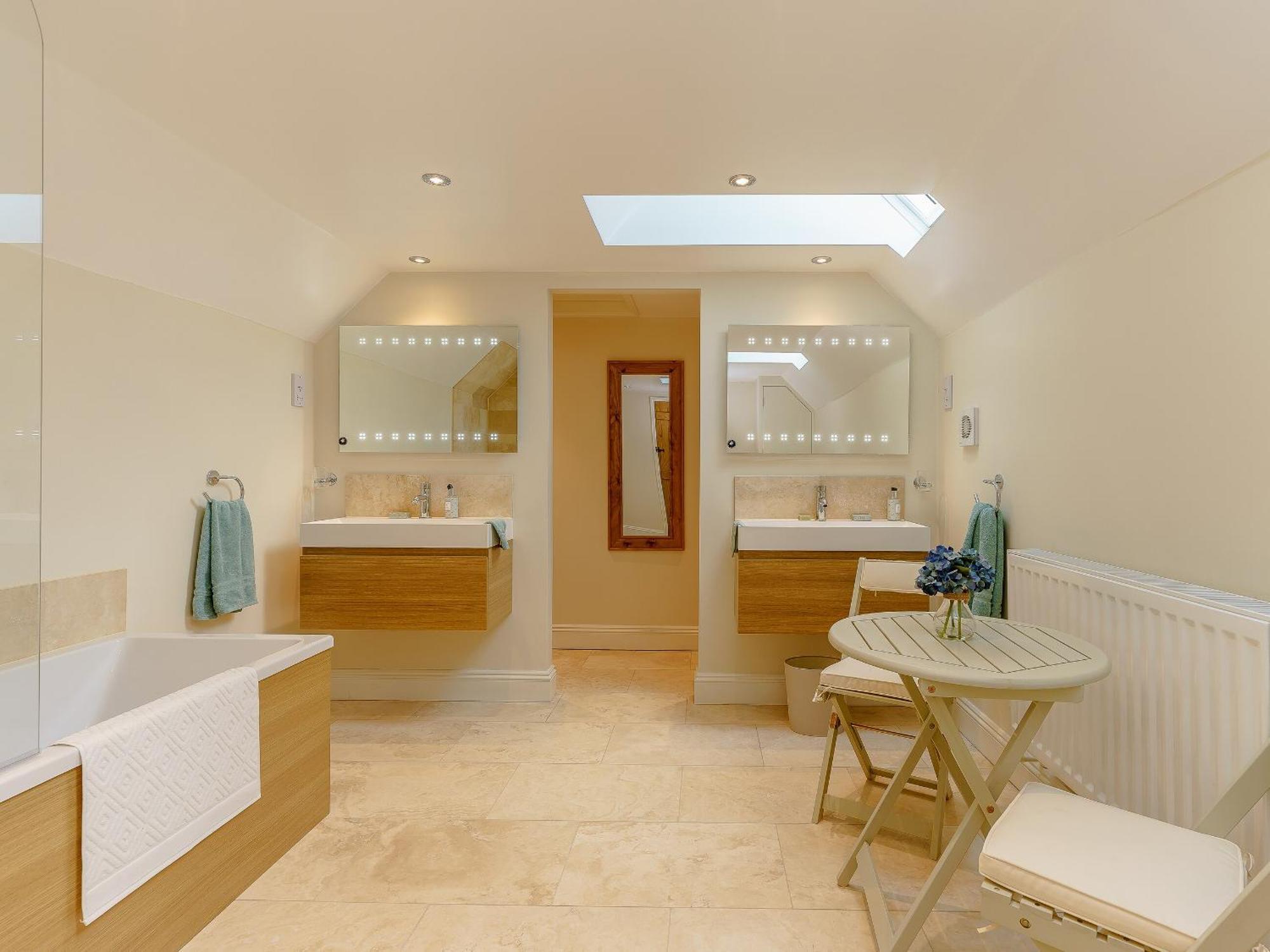 The Clock House Villa Bisley  Luaran gambar